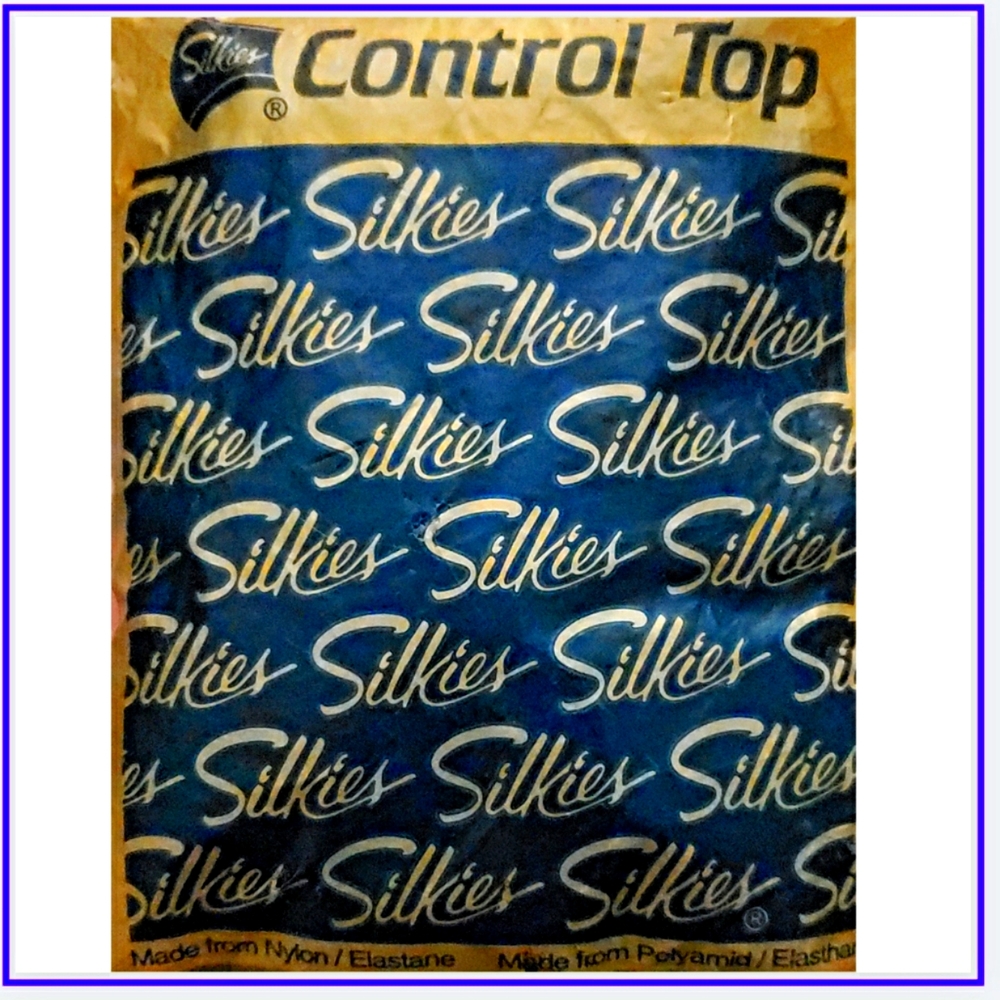 🥳NIP/SILKIES-CONTROL TOP/OFF BLACK/SIZE QUEEN